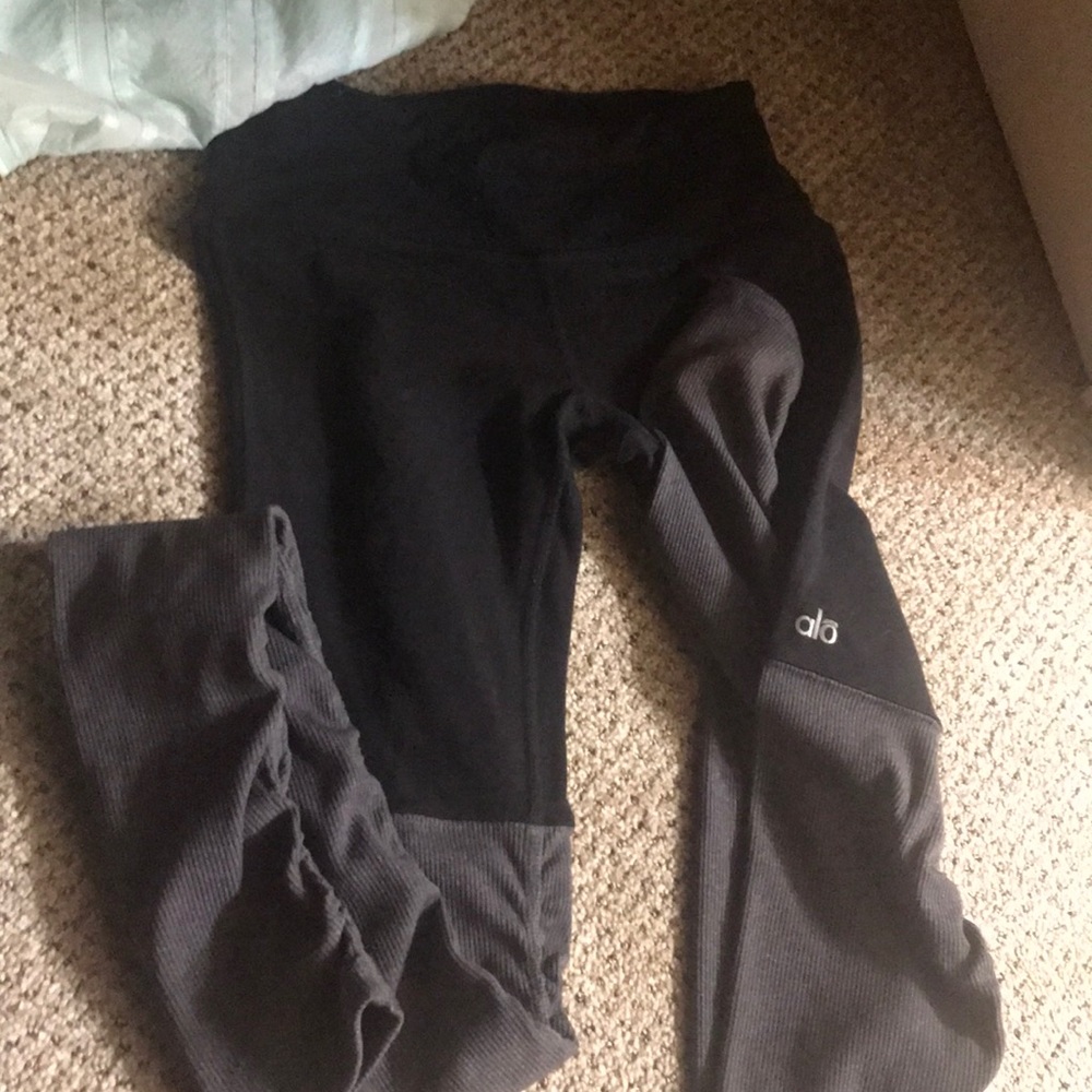 Alo Goddess Leggings/ Black & Gray